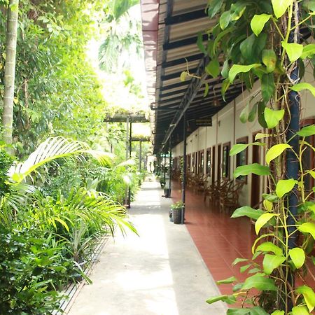 Zana Beach Guesthouse สีหนุวิลล์ ภายนอก รูปภาพ