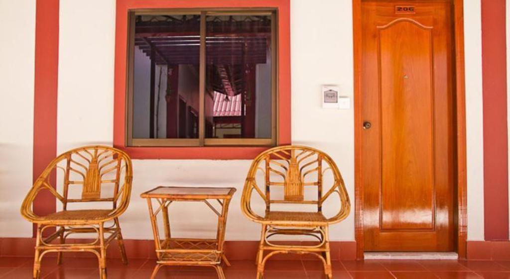 Zana Beach Guesthouse สีหนุวิลล์ ภายนอก รูปภาพ