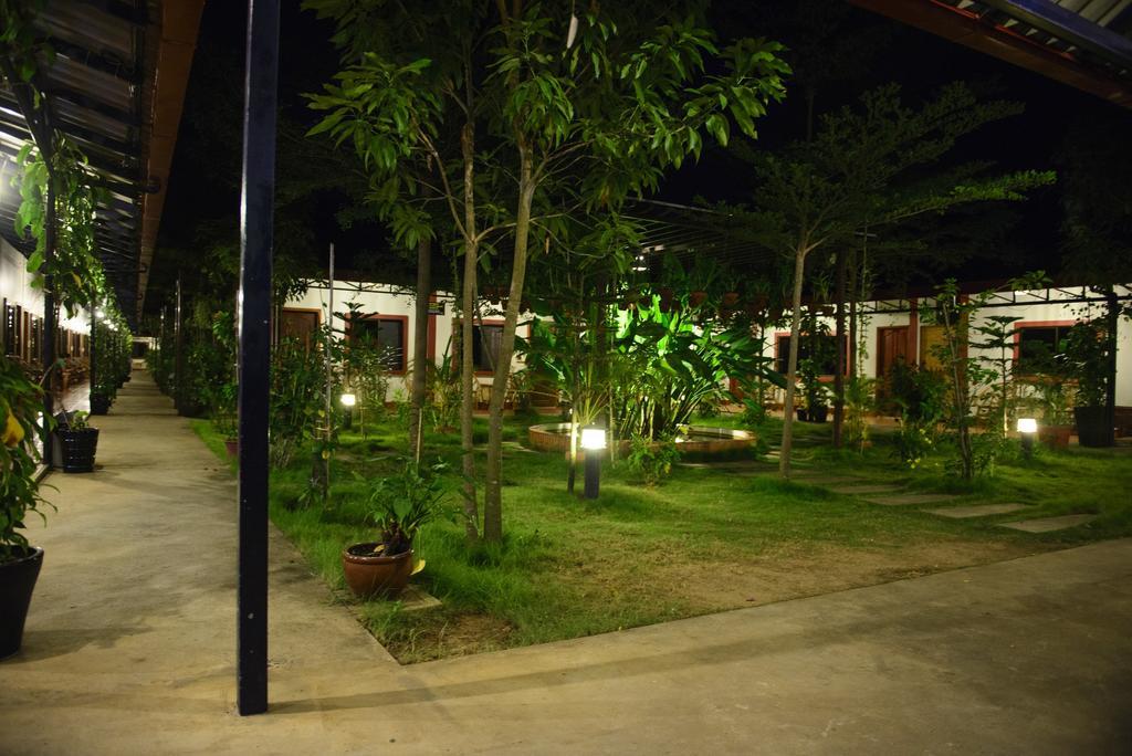 Zana Beach Guesthouse สีหนุวิลล์ ภายนอก รูปภาพ