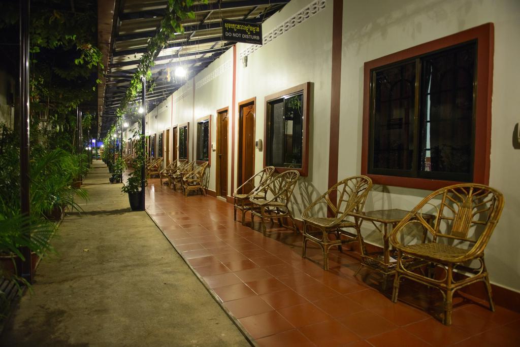 Zana Beach Guesthouse สีหนุวิลล์ ภายนอก รูปภาพ