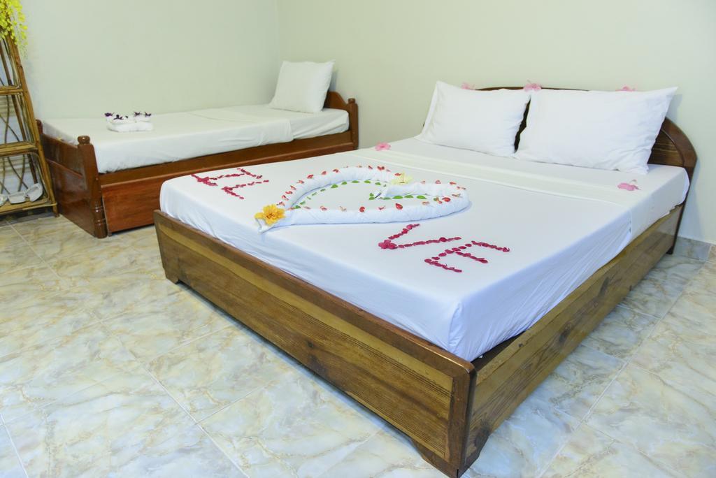 Zana Beach Guesthouse สีหนุวิลล์ ภายนอก รูปภาพ
