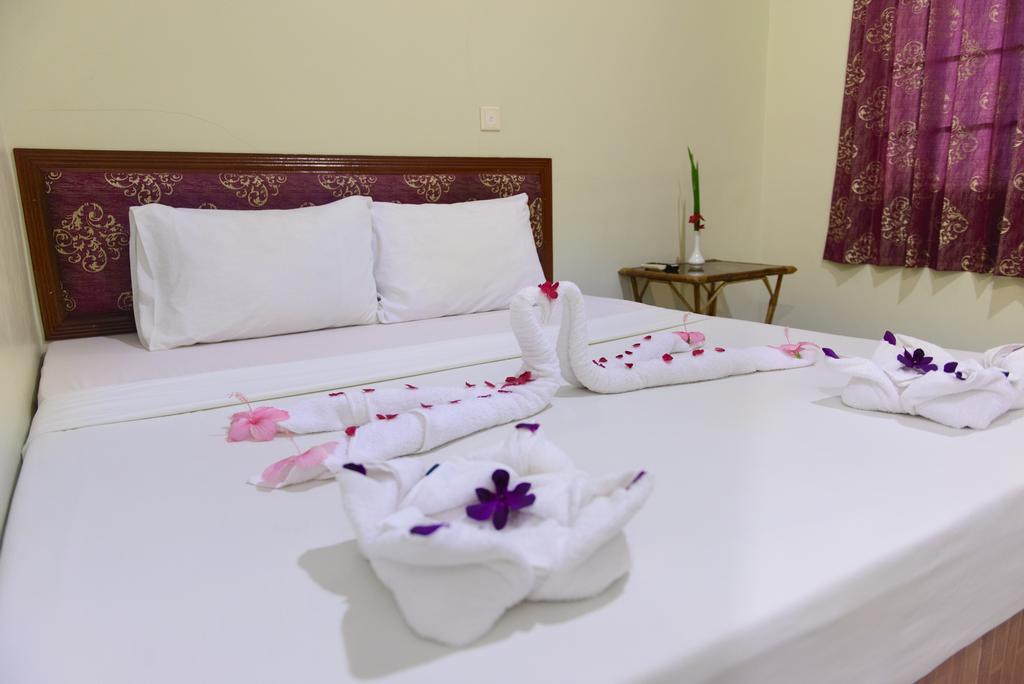 Zana Beach Guesthouse สีหนุวิลล์ ภายนอก รูปภาพ