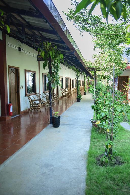 Zana Beach Guesthouse สีหนุวิลล์ ภายนอก รูปภาพ