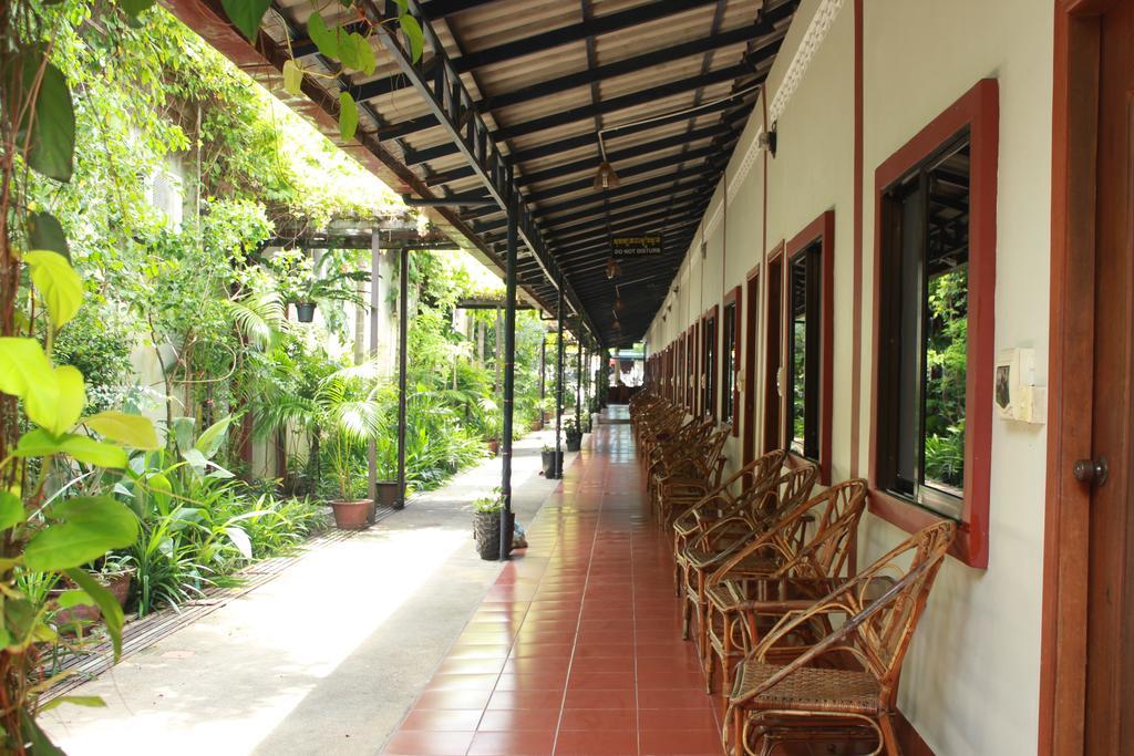 Zana Beach Guesthouse สีหนุวิลล์ ภายนอก รูปภาพ