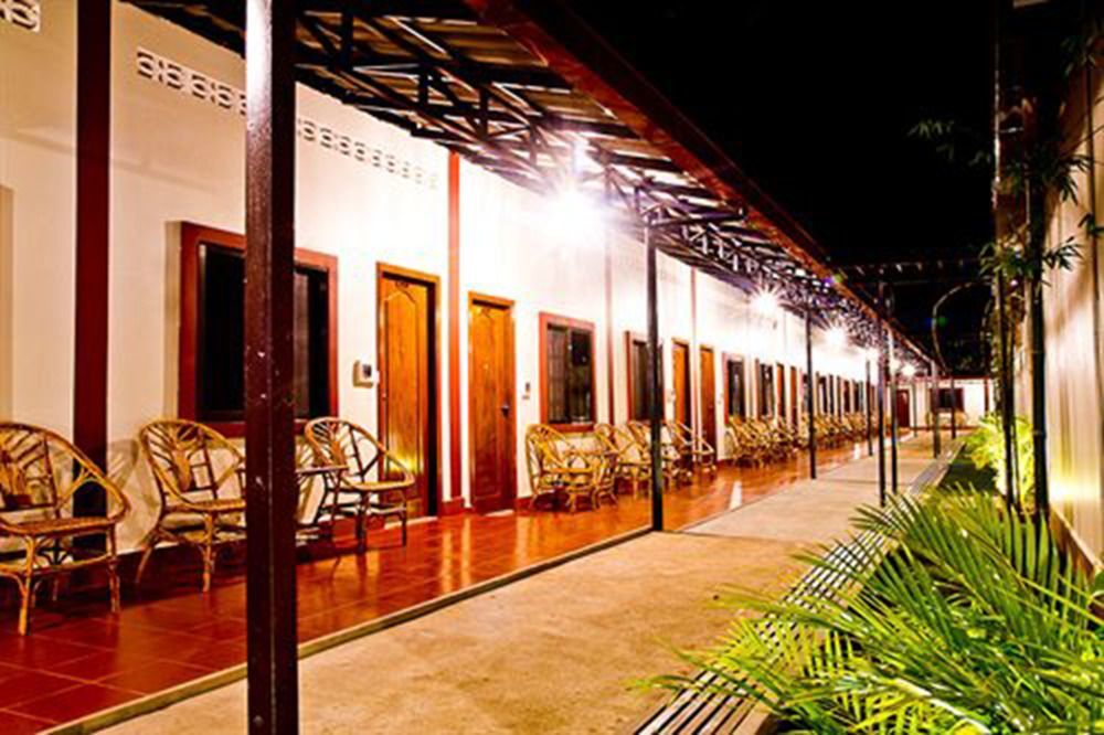 Zana Beach Guesthouse สีหนุวิลล์ ภายนอก รูปภาพ